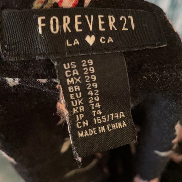 F21 Flower Skort - Picture 3 of 3